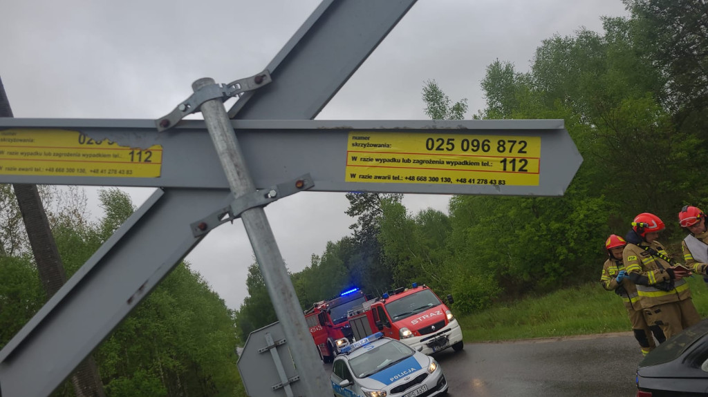 Auto wjechało w pociąg w Rudzie Białaczowskiej