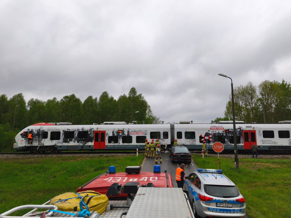 Auto wjechało w pociąg w Rudzie Białaczowskiej