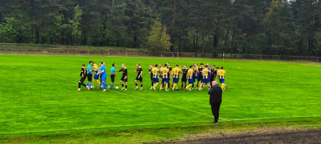 Orlicz Suchedniów - Neptun Końskie 1:3