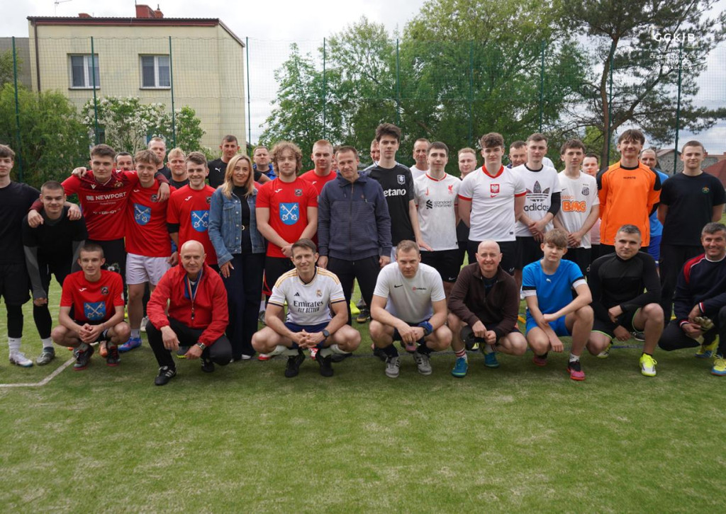 Tygrysy Gowarczów wygrywają puchar Burmistrza