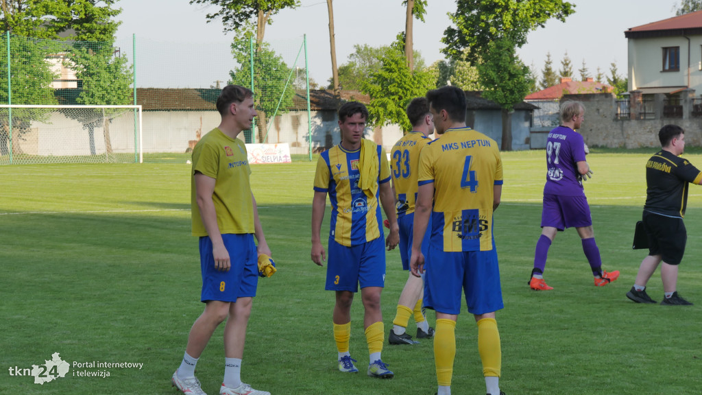 MKS Neptun Końskie - Arka Pawłów 1:1
