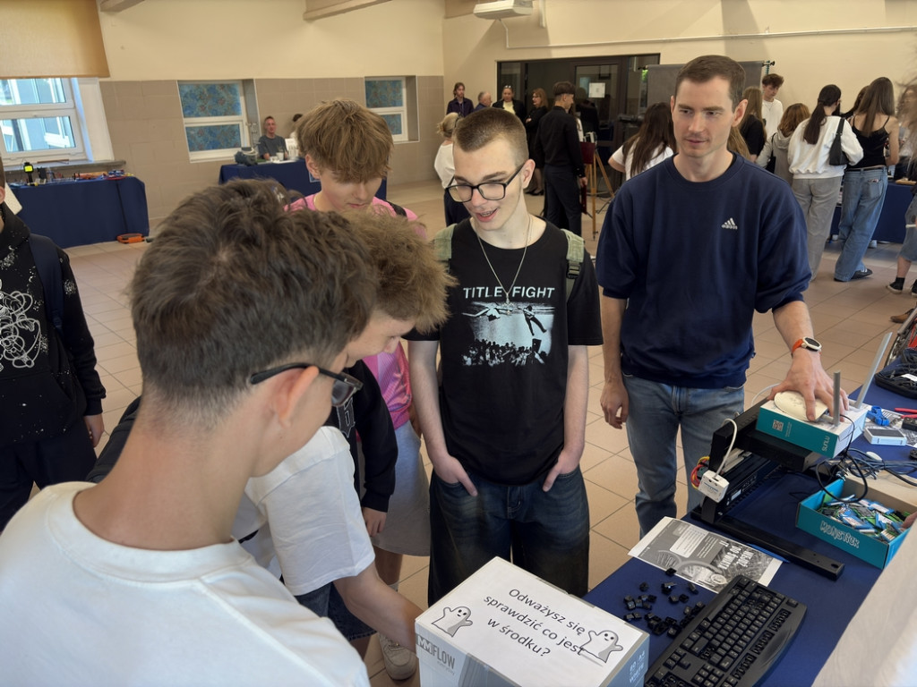 Mechanik prezentował młodzieży swoją ofertę