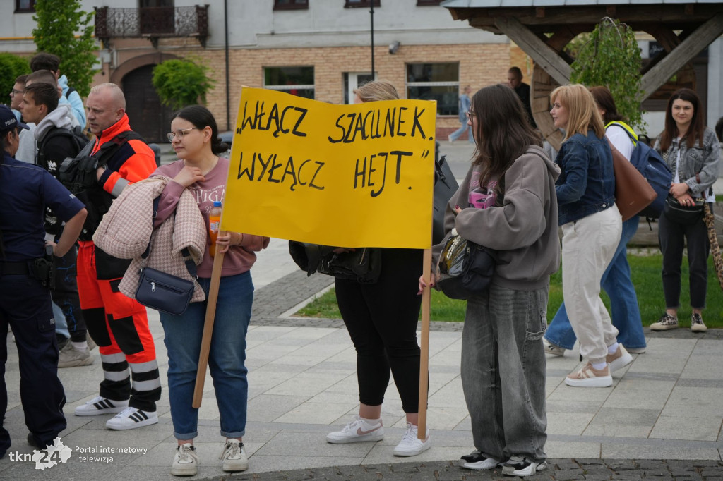 Setki osób przeszły w Marszu Przeciwko Hejtowi