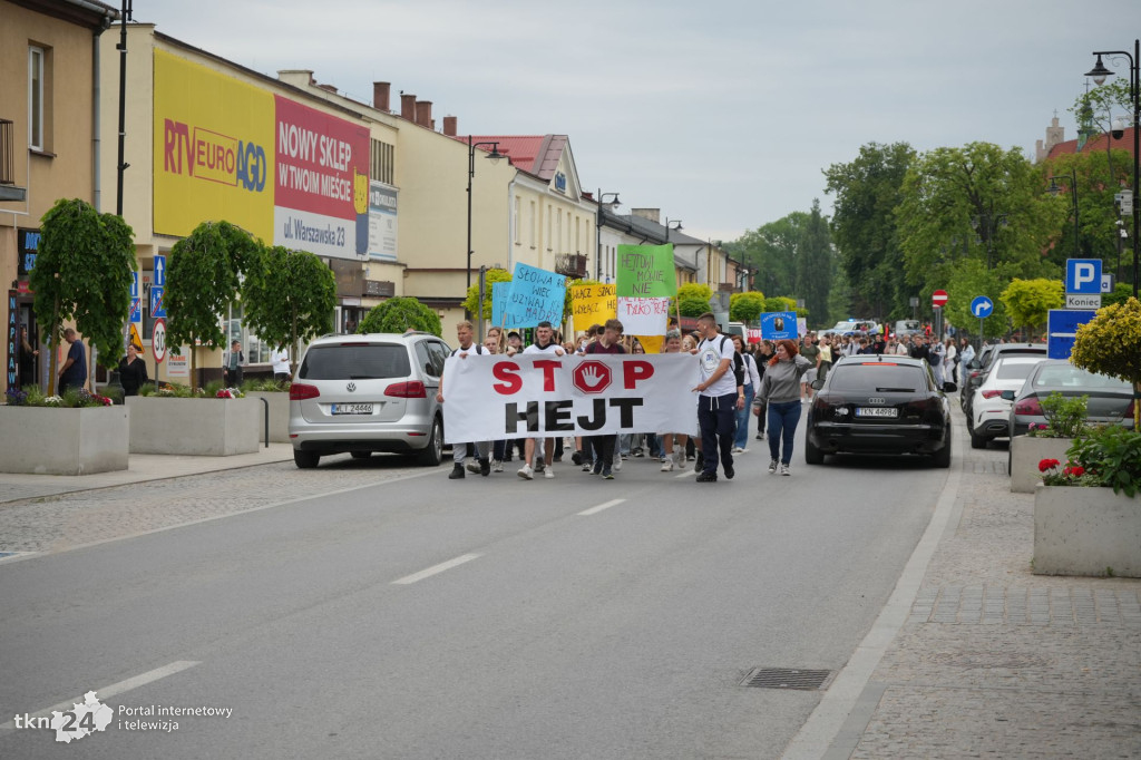 Setki osób przeszły w Marszu Przeciwko Hejtowi