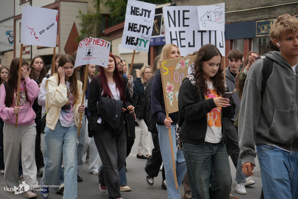 Setki osób przeszły w Marszu Przeciwko Hejtowi