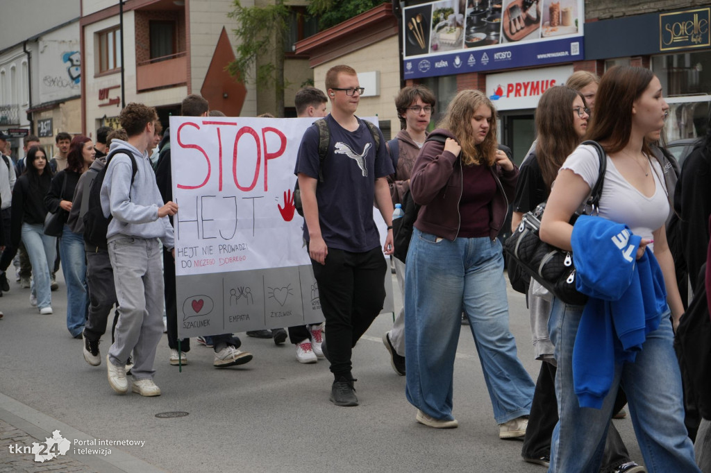 Setki osób przeszły w Marszu Przeciwko Hejtowi