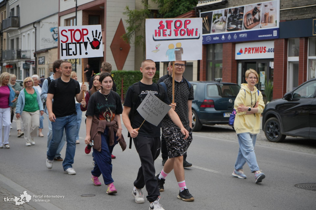 Setki osób przeszły w Marszu Przeciwko Hejtowi