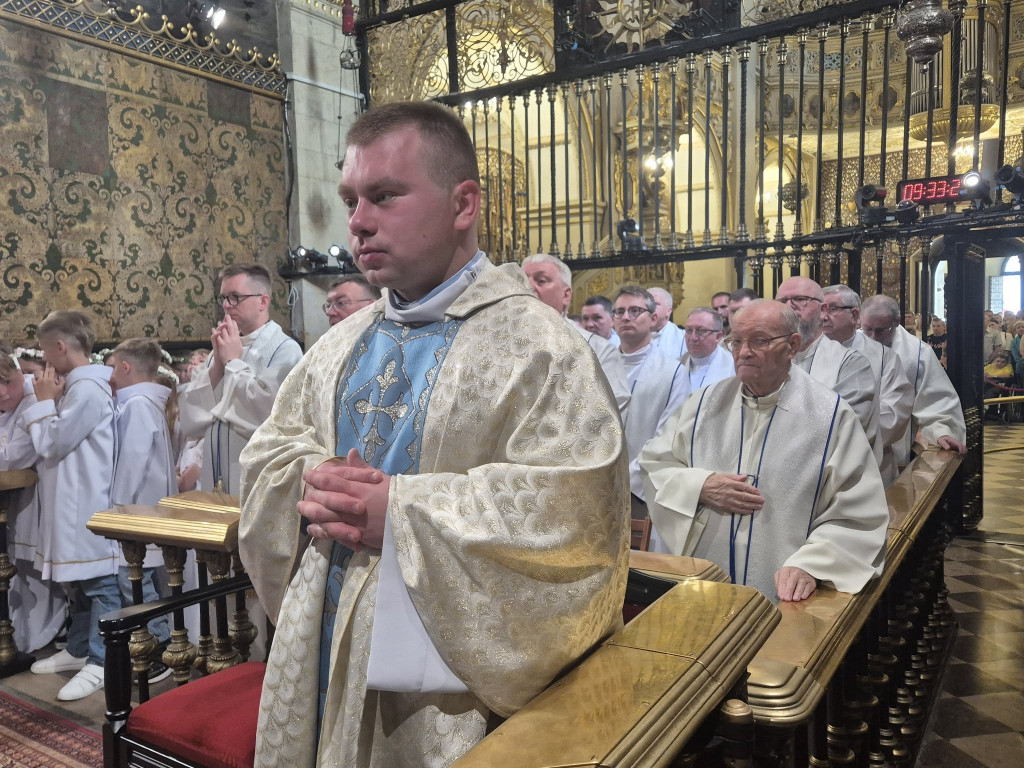 Mieszkaniec Końskich został księdzem. Szymon Maliborski przyjął święcenia