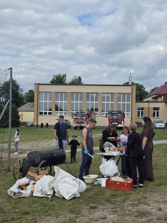 Piknik z okazji Dnia Dziecka w Czermnie