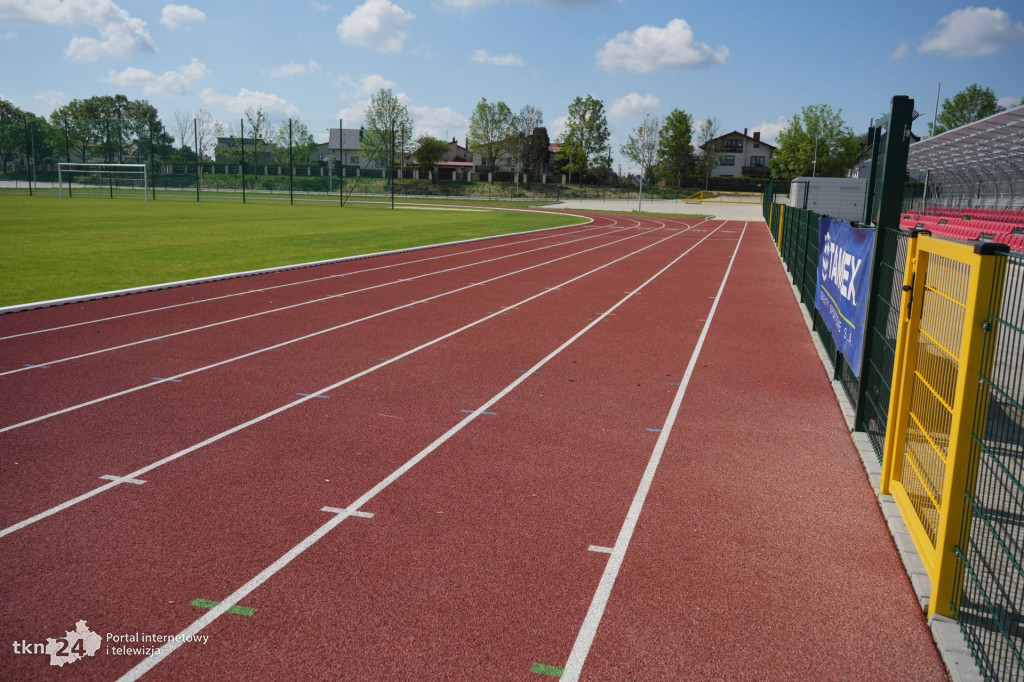 Stadion lekkoatletyczny w Końskich  po odbiorach