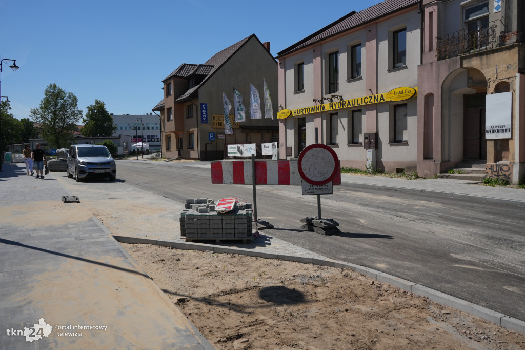 Przebudowa ulic w centrum Końskich. Drogi już z nawierzchnią asfaltową