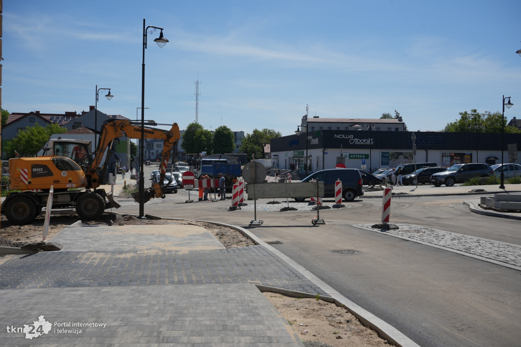Przebudowa ulic w centrum Końskich. Drogi już z nawierzchnią asfaltową