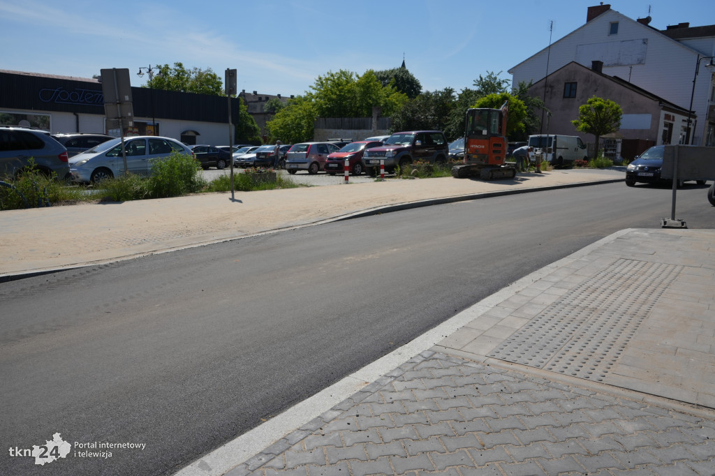 Przebudowa ulic w centrum Końskich. Drogi już z nawierzchnią asfaltową