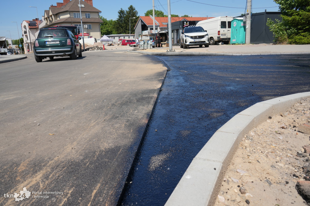 Przebudowa ulic w centrum Końskich. Drogi już z nawierzchnią asfaltową