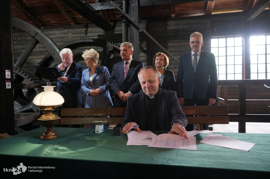 Pieniądze na zabytki przekazano w Maleńcu
