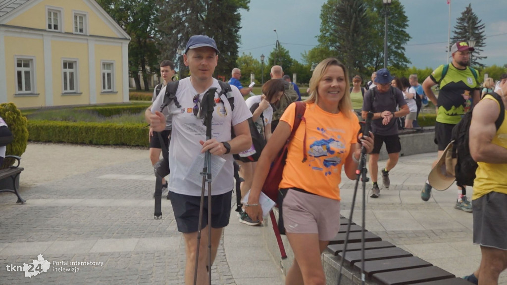 Idą przez Konecczyznę z miłością do turystyki