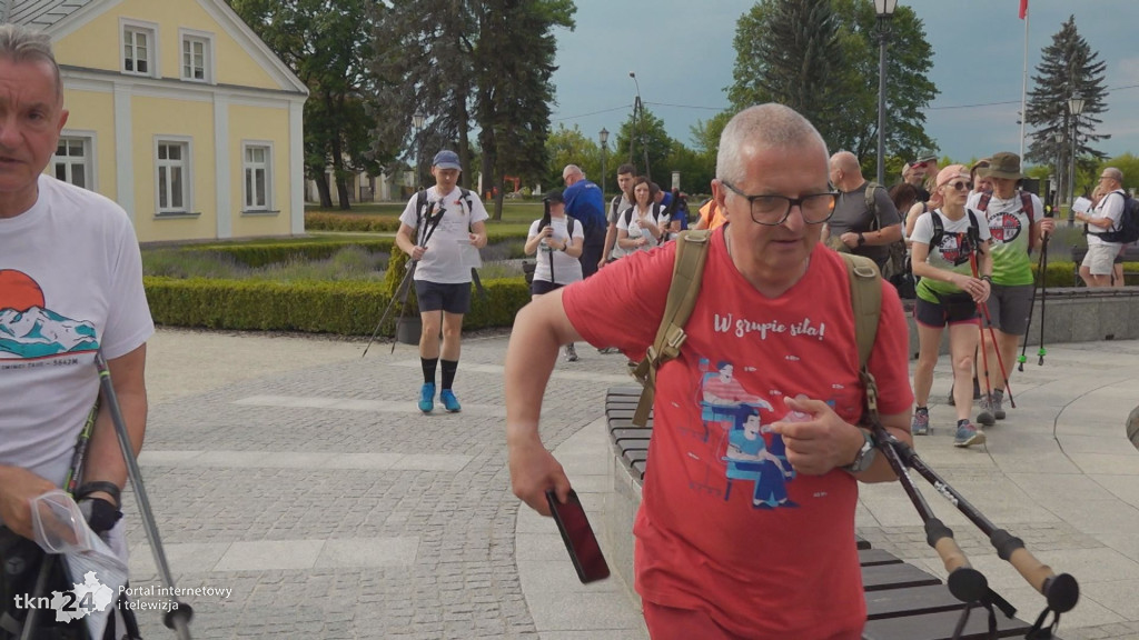 Idą przez Konecczyznę z miłością do turystyki