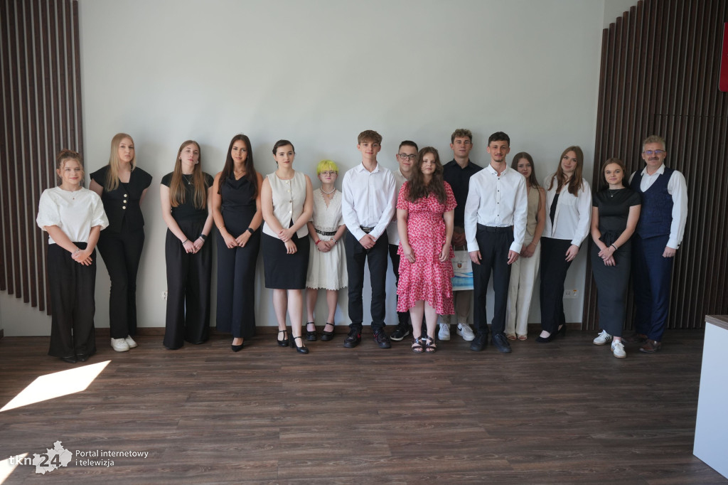 Stypendia dyrektorów szkół średnich przyznane