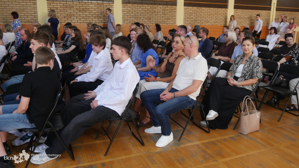 Pożegnanie 8 klas w SP nr 1 w Końskich 2026