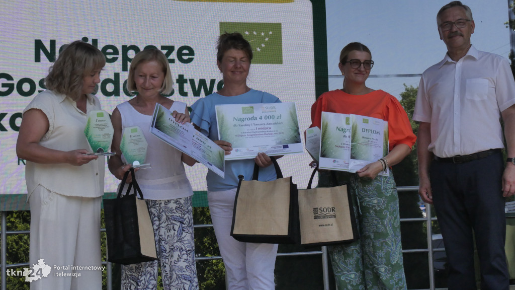 Upalny i tłumny Dzień otwarty w Świętokrzyskim Ośrodku Doradztwa Rolniczego w Modliszewicach