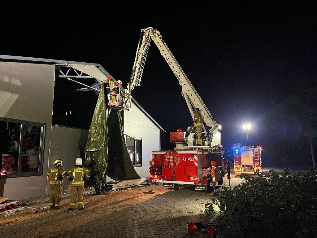 Burze wywołały zniszczenia na granicy powiatu koneckiego. Straty są duże