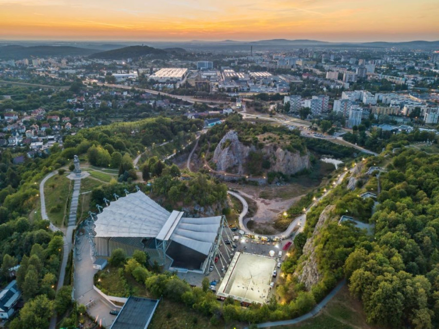 Rezerwat Przyrody Kadzielnia (Amfiteatr, Podziemna Trasa Turystyczna i Tyrolka), foto. UMWŚ