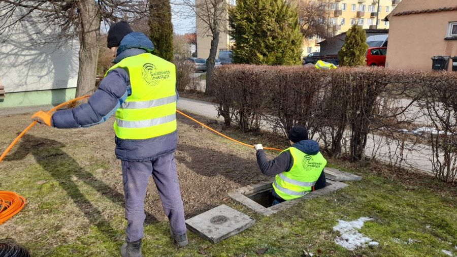 Zdjęcie ilustracyjne. Budowa światłowodu
