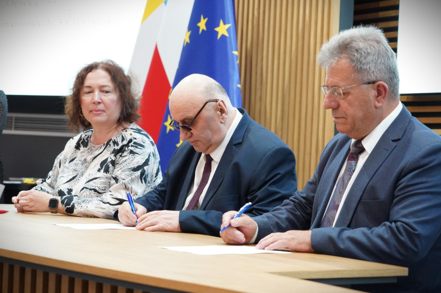 Gmina Fałków z dofinansowaniem, foto. ŚUW Kielce