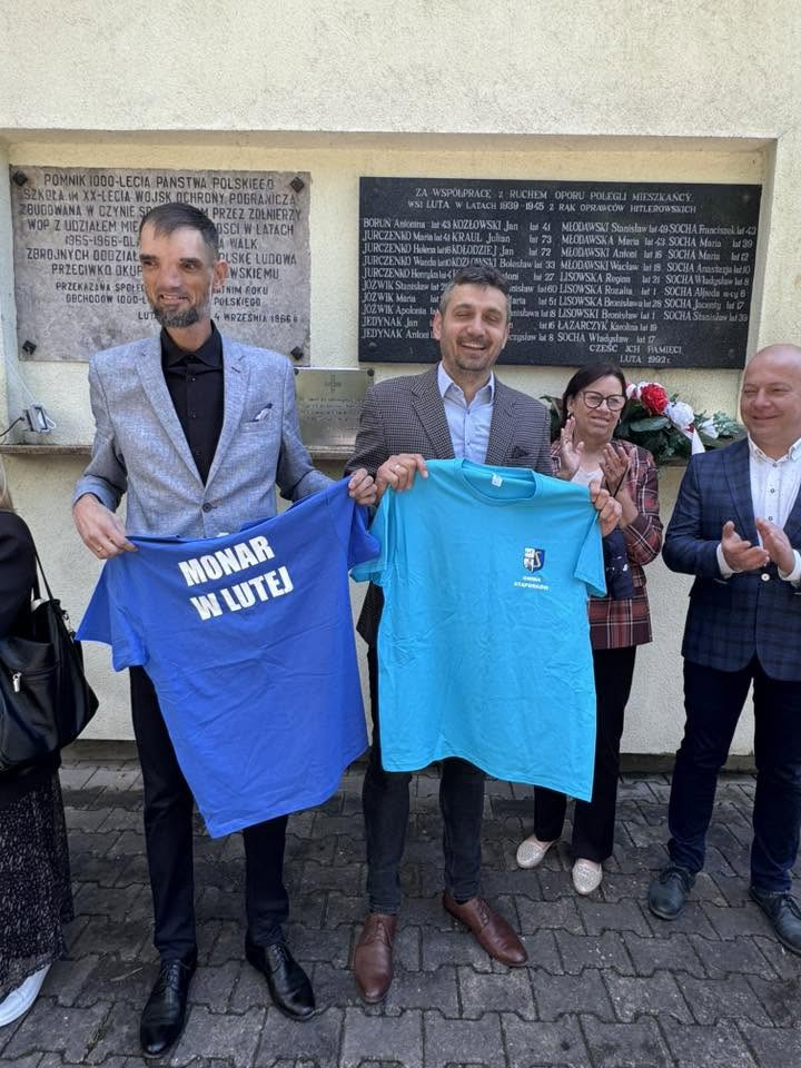 Stowarzyszenie Monar z darowizną od gminy Stąporków na 20-lecie działalności placówki, foto. Gmina Stąporków