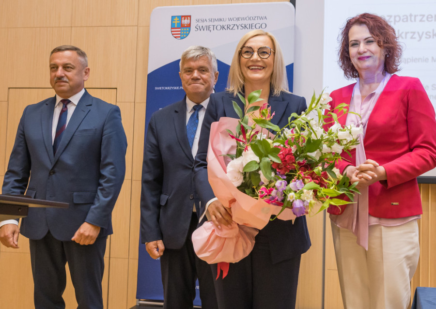Budżet województwa za 2025 rok przyjęty. Zarząd z absolutorium, foto. UMWŚ
