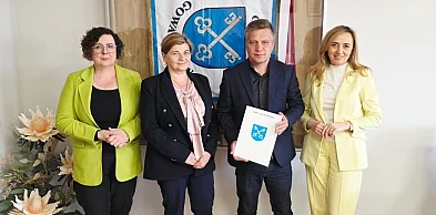 Podpisano umowy na przebudowę dróg wewnętrznych w Rudzie Białaczowskiej