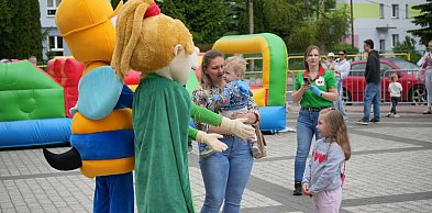 Dzieci świętowały swój dzień na Placu Artystów w Stąporkowie