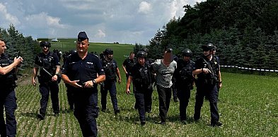 Koniec obławy po tragedii w Mierzawie. Podejrzany zatrzymany przez policję