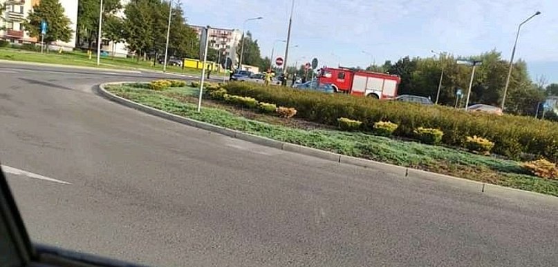 Kolizja na skrzyżowaniu koło Kauflandu w Końskich