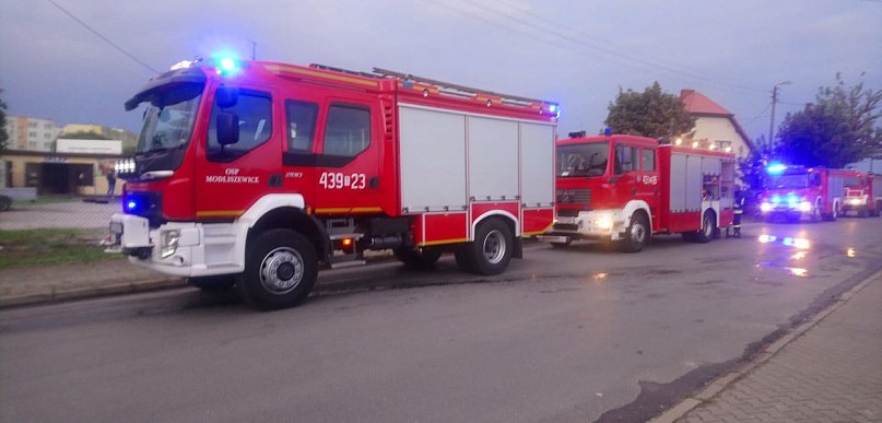 Pożar garażu przy ulicy Wjazdowej w Końskich [zdjęcia]