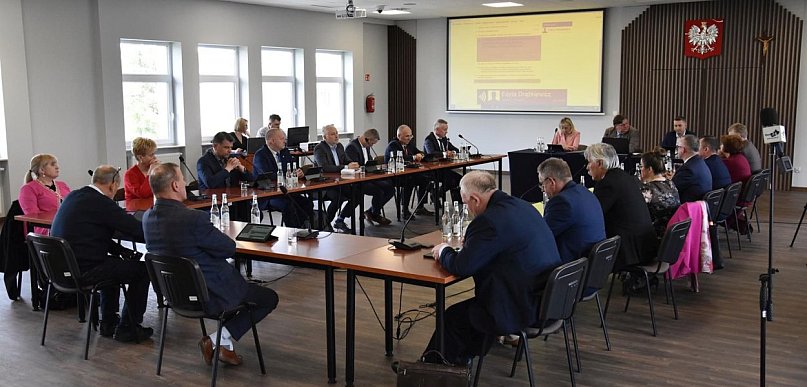  Kto będzie starostą koneckim? Kogo wybiorą radni w gminach? W…