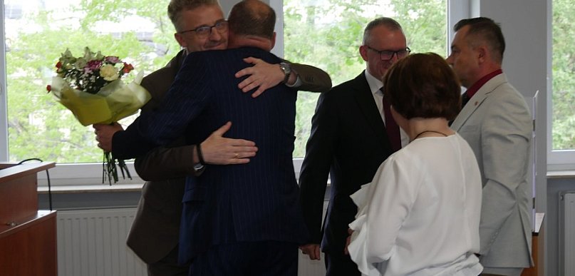 Grzegorz Piec pozostaje starostą koneckim. Jóźwik przewodniczącym rady