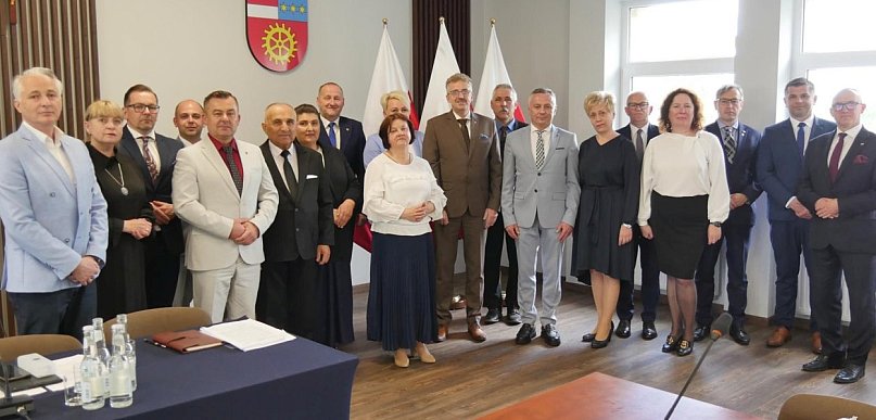  Znamy starostę, zarząd i prezydium rady w powiecie koneckim! [wideo,