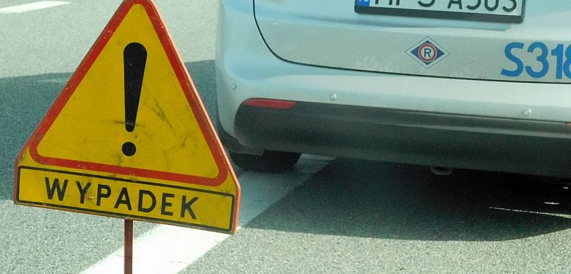 Czołowe zderzenie dwóch aut w Górnikach