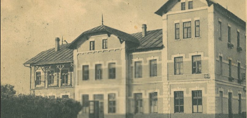 Dworzec kolejowy w Końskich w okresie międzywojennym