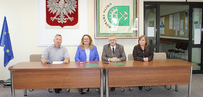 Umowa na przebudowę drogi powiatowej w gminie Smyków podpisana