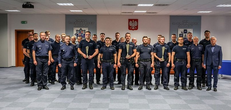 Policjanci z Końskich najlepsi w województwie. Pojadą na finał