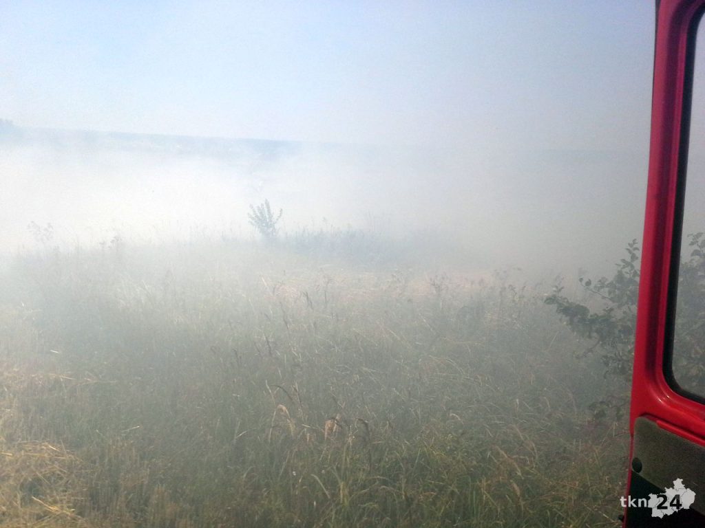 Pożar rżyska w okolicach Sierosławic 01