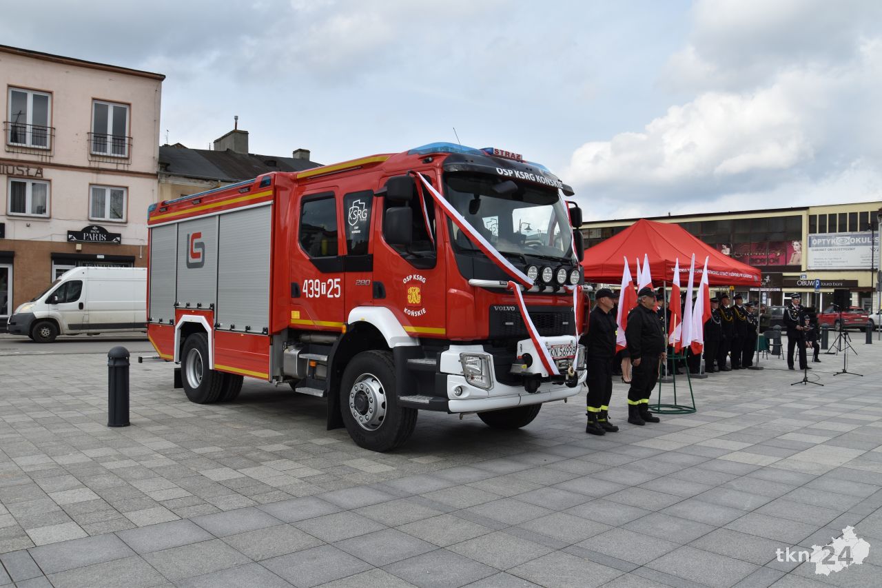 Uroczyste przekazanie wozu strażackiego dla OSP Końskie [wideo, zdjęcia]