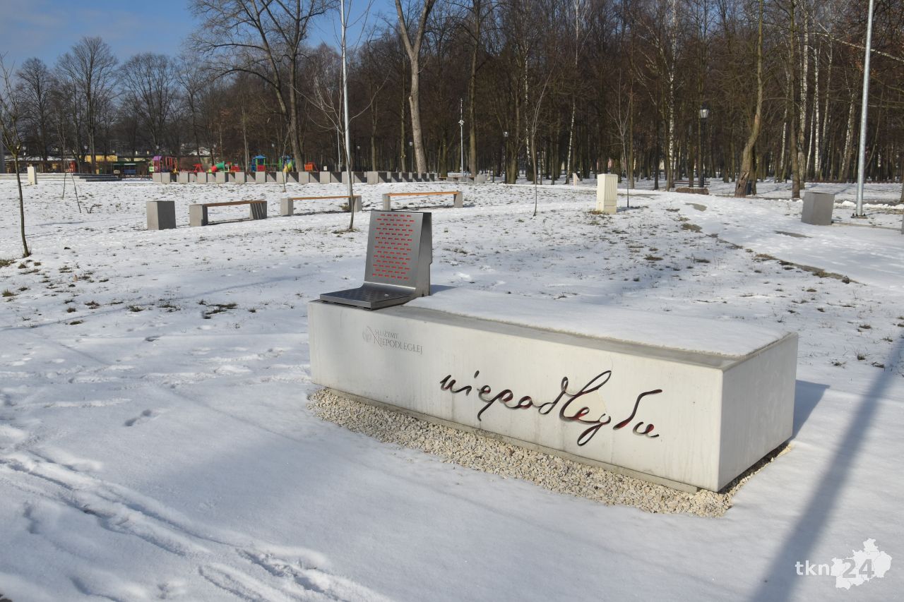 Dalsze losy koneckiej ławki niepodległości [zdjęcia]