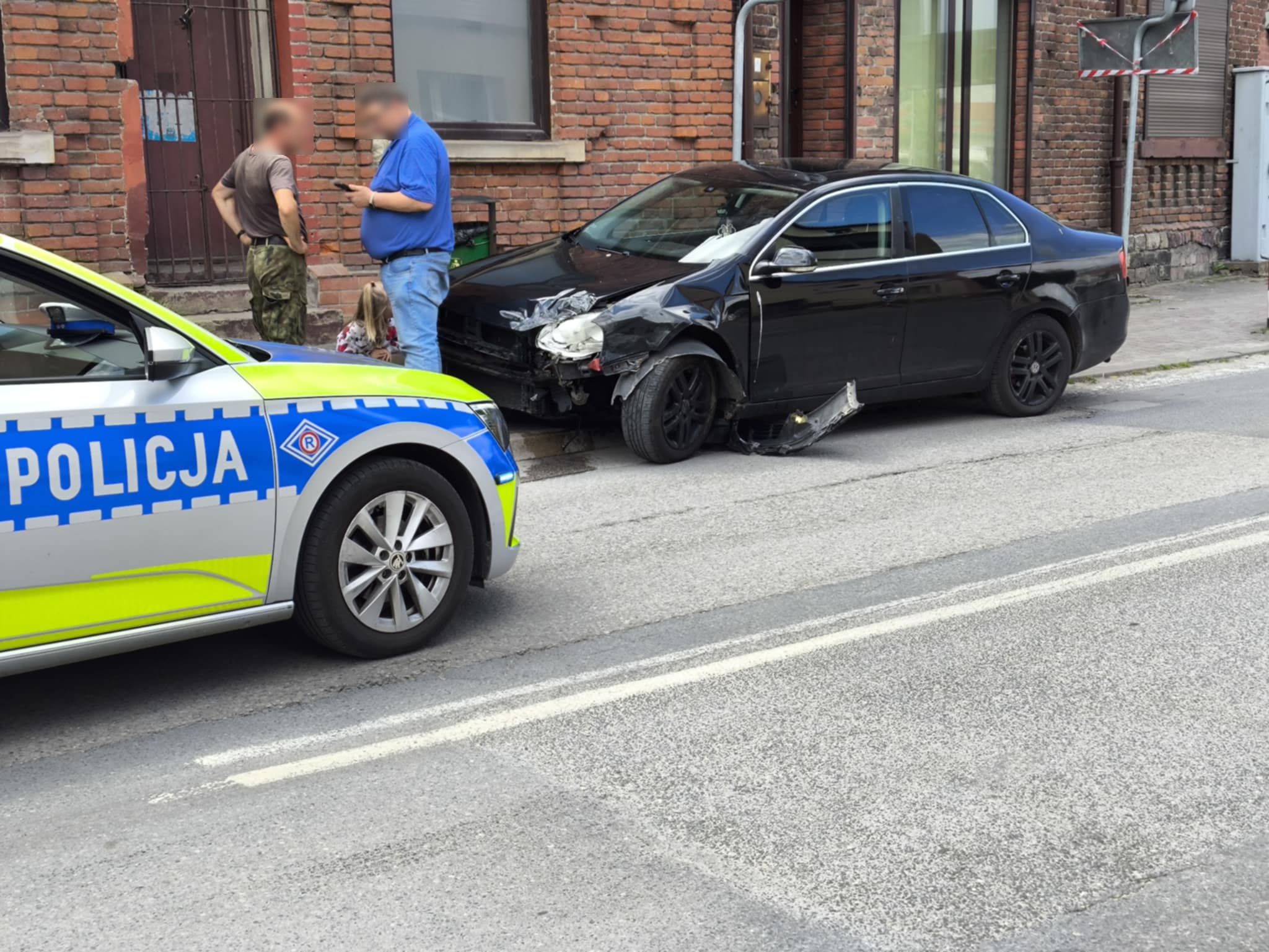 Kolizja na skrzyżowaniu ul. Odrowąża i 1 Maja w Końskich
