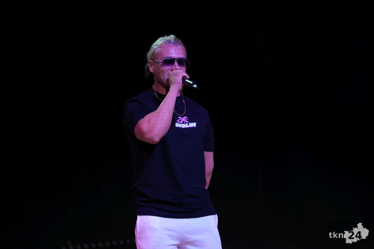 Król Latino wystąpił w Koneckim Centrum Kultury. Tłumy przybyły na koncert Skolima [zdjęcia]