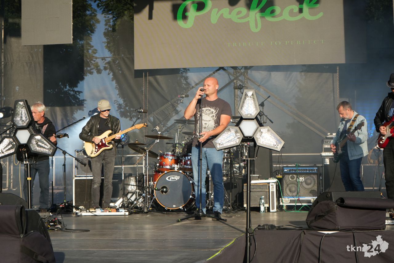 Świetne zwieńczenie Dni Końskich 2025. Zespół Wilki przyciągnął tłumy [wideo, zdjęcia]