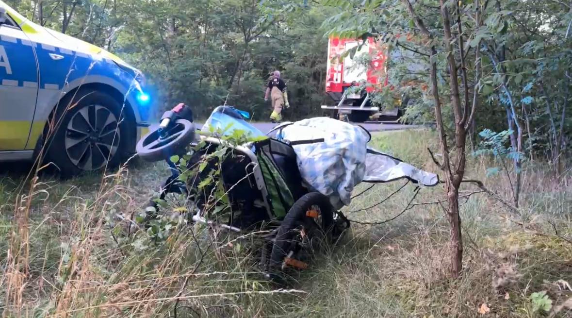 Pijany kierowca wjechał w grupę pielgrzymów. Wśród poszkodowanych 2,5-letnie dziecko [zdjęcia]