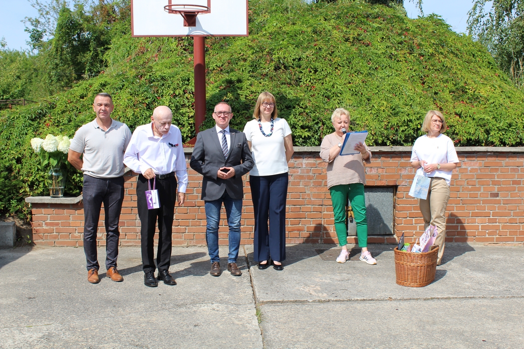 Rodzinna zabawa podczas pikniku w DPS-ie w Końskich [zdjęcia]